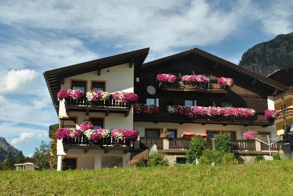 Haus Margret Bed and Breakfast Sankt Leonhard im Pitztal Buitenkant foto